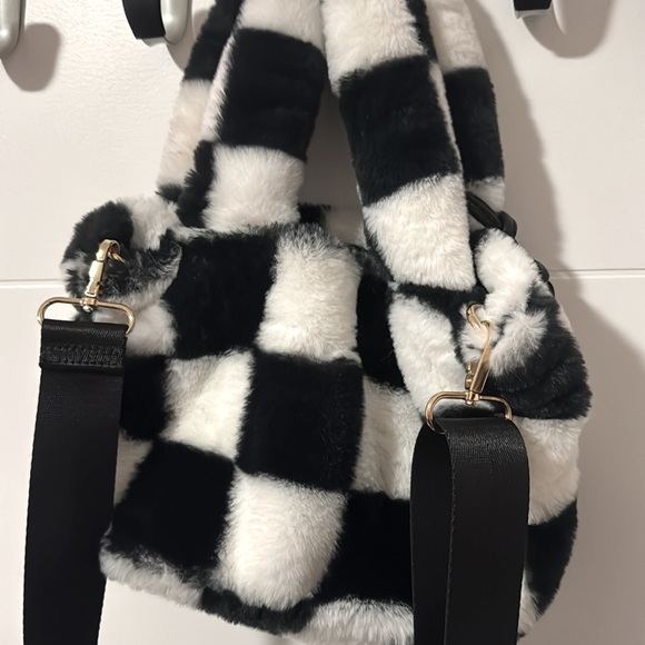 Icing Purse - Picture 2 of 3